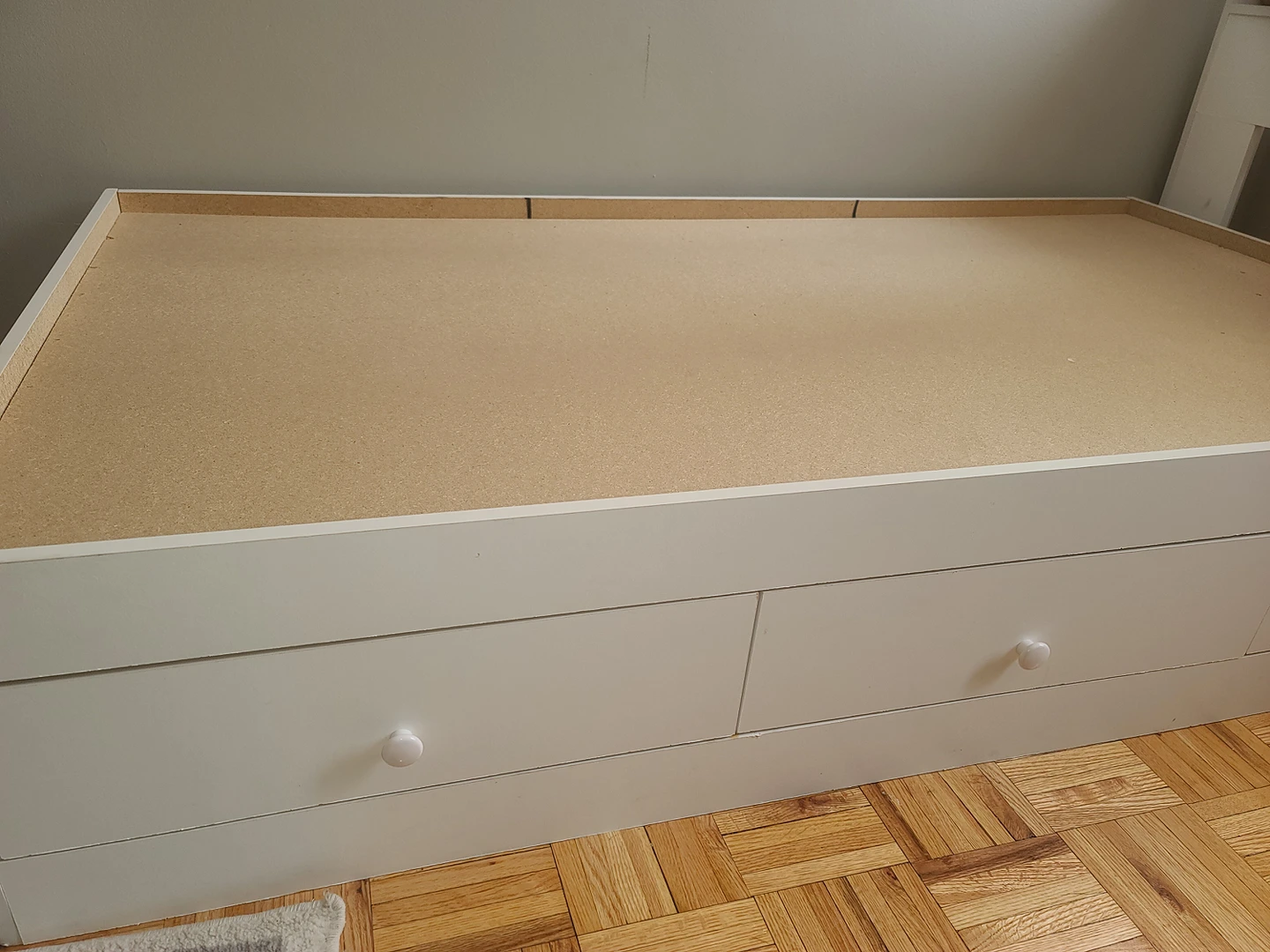 twin bed thumbnail