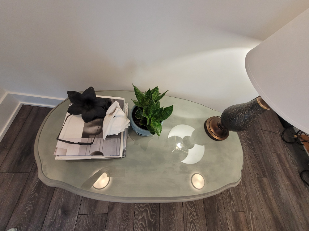 coffee table with glass top image indicator(5)