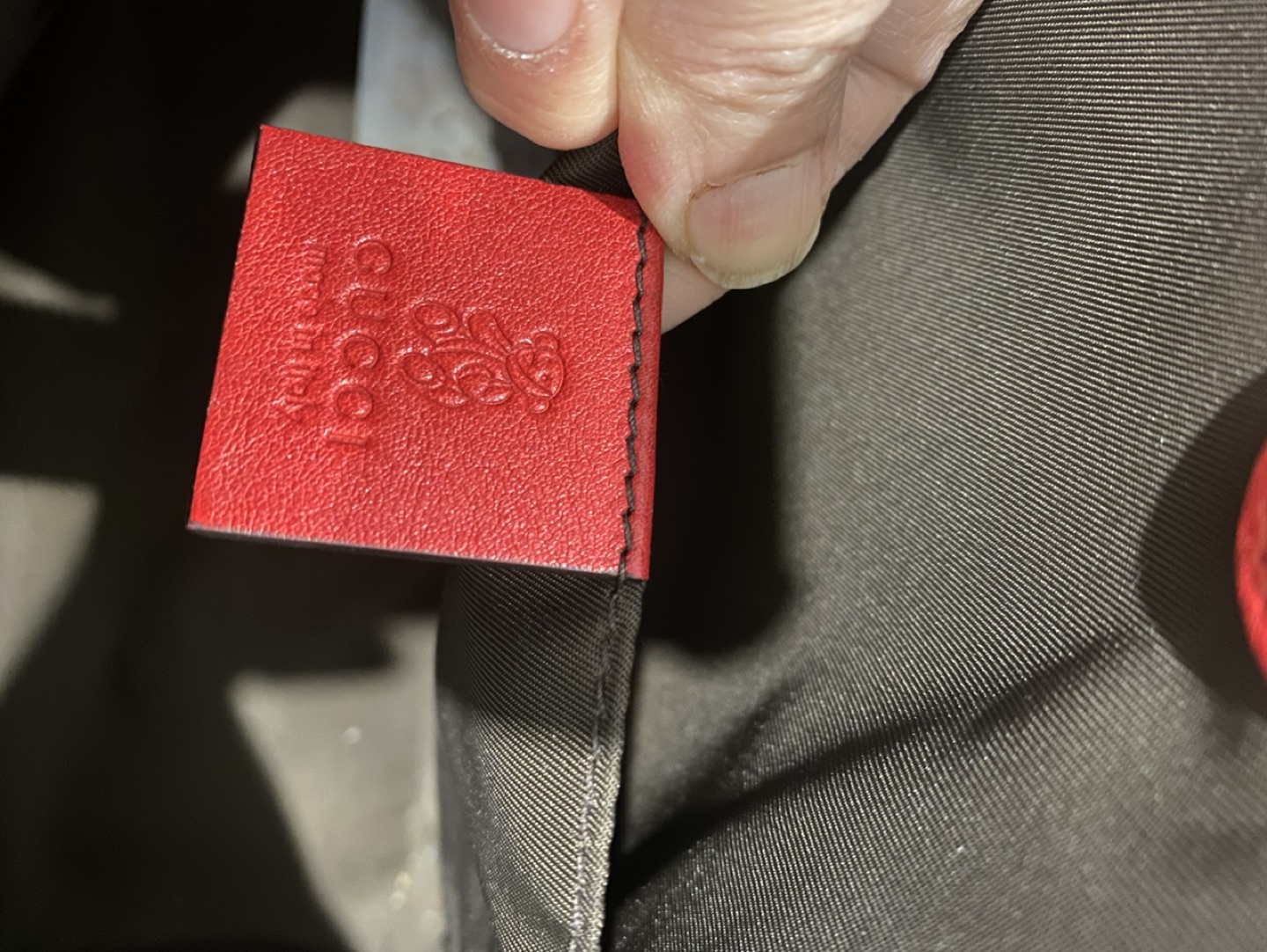 Gucci small bag image indicator(2)
