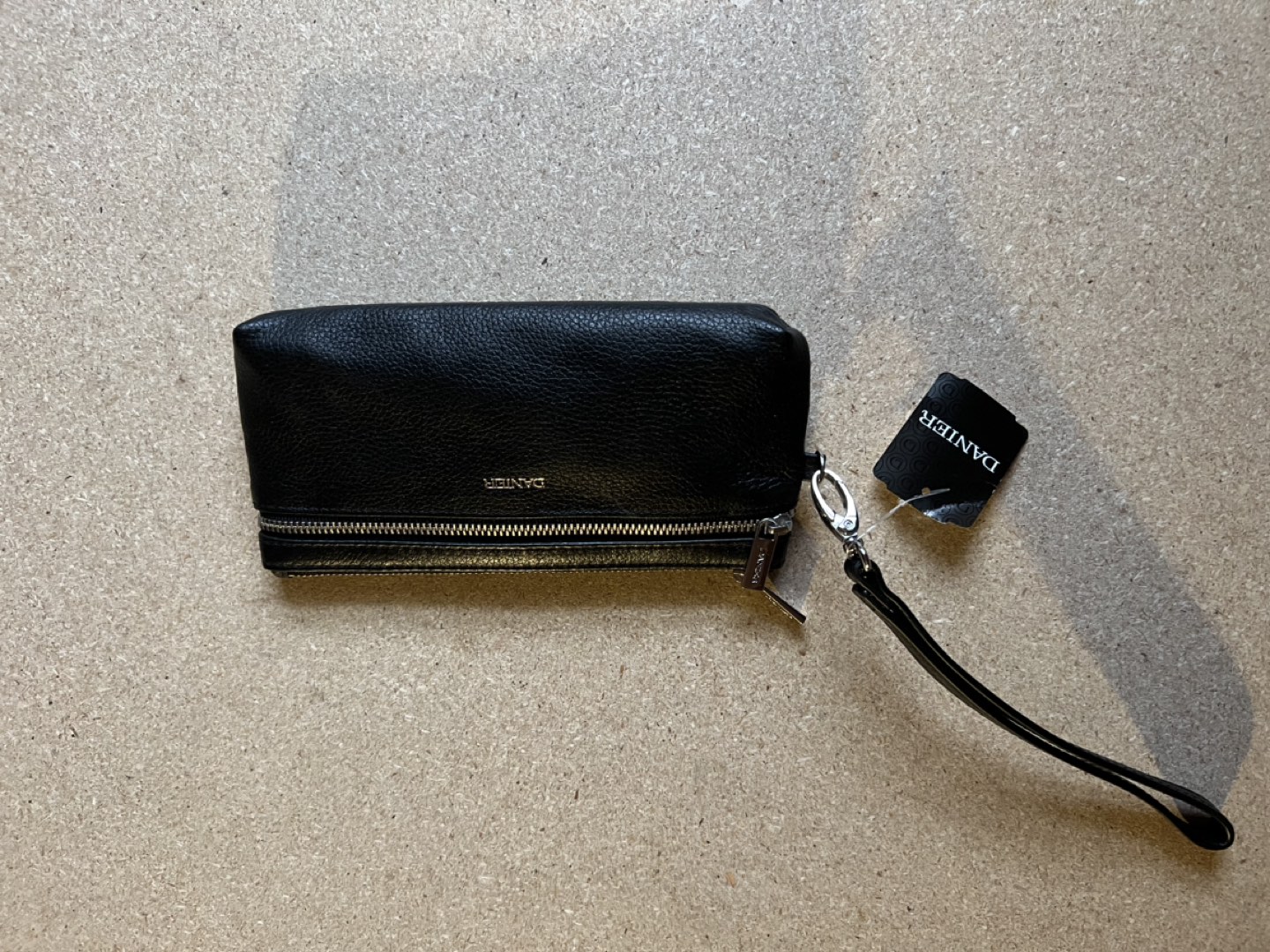 Danier Leather Wallet -BNIB thumbnail