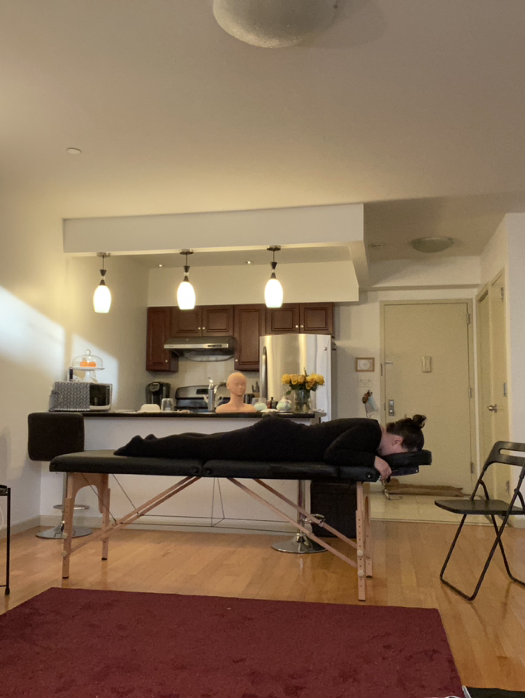 Massage table, rolling stool, mannequin head. - photo 2