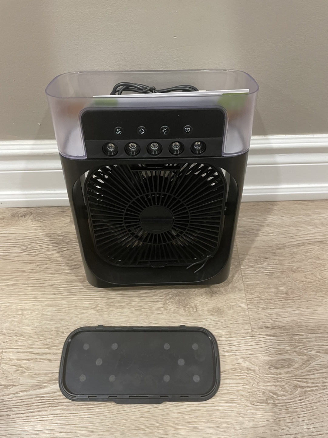 Portable Cooling Fan/AC with mist sprayer - photo 5