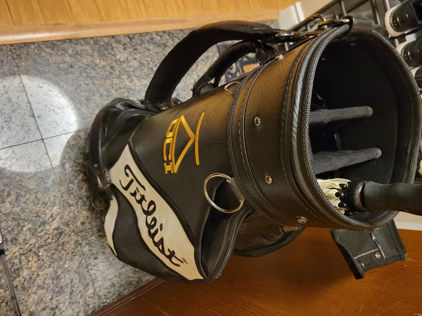 Titleist Golf Bag image indicator(3)