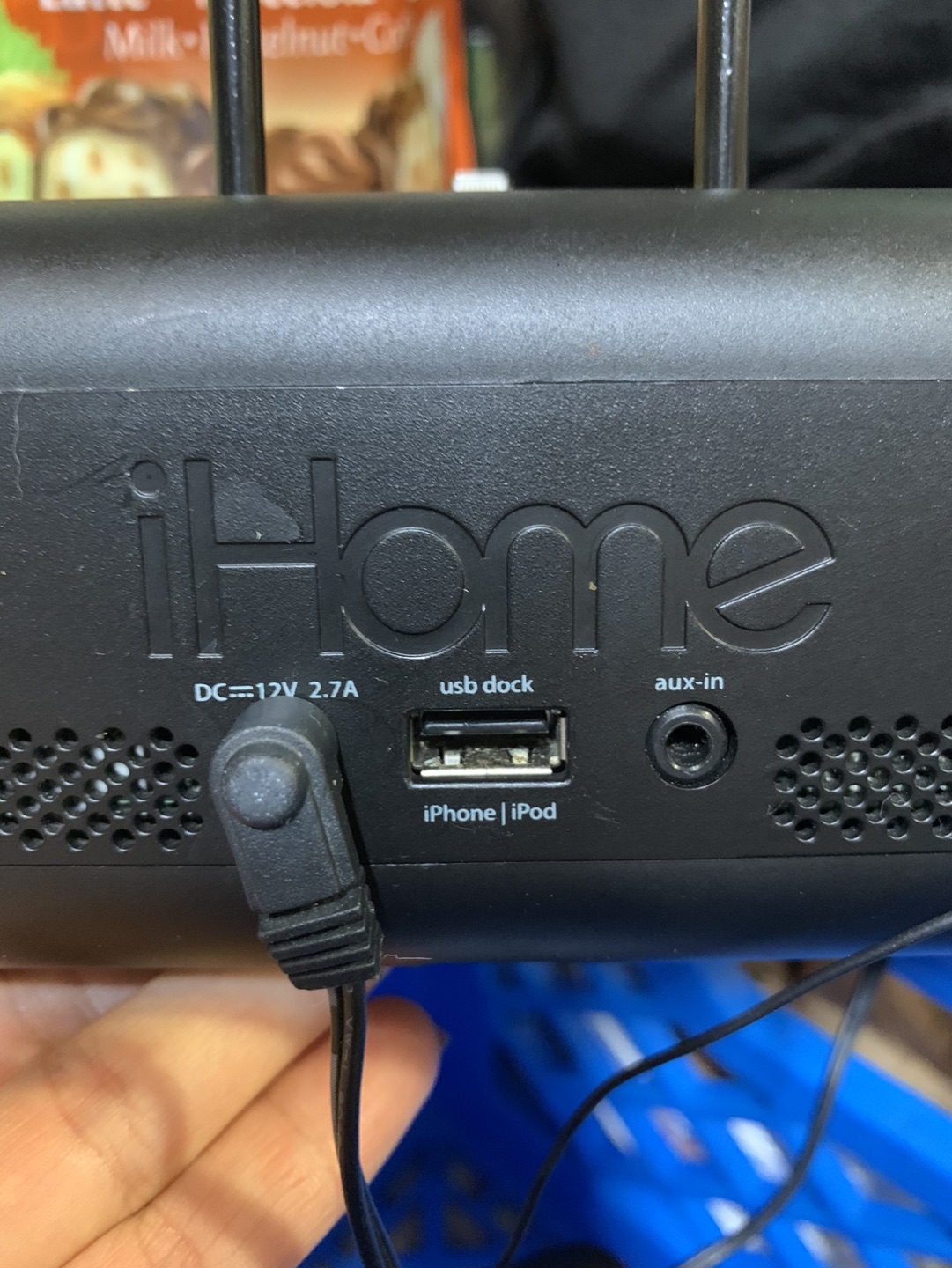 iHome Speaker Alarm Radio Charging Dock. image indicator(7)