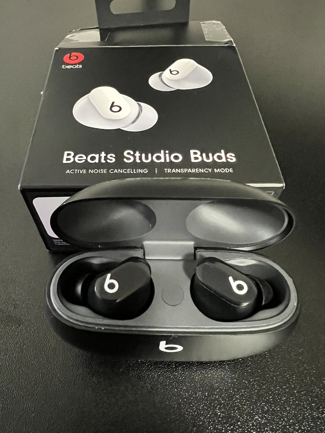 Beats Studio Buds image indicator(4)