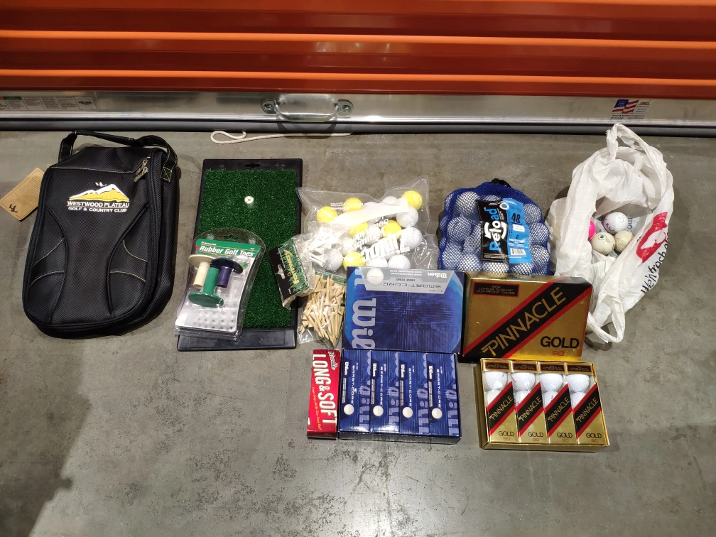 Golf balls & accessories 