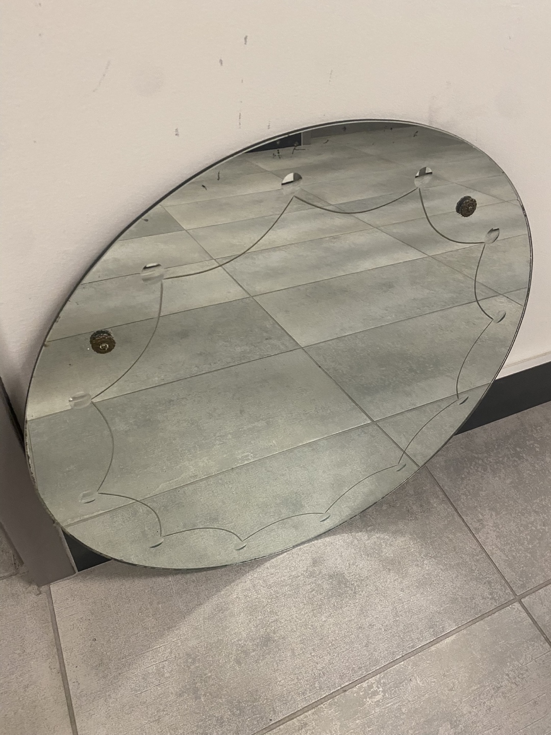 Round Mirror
