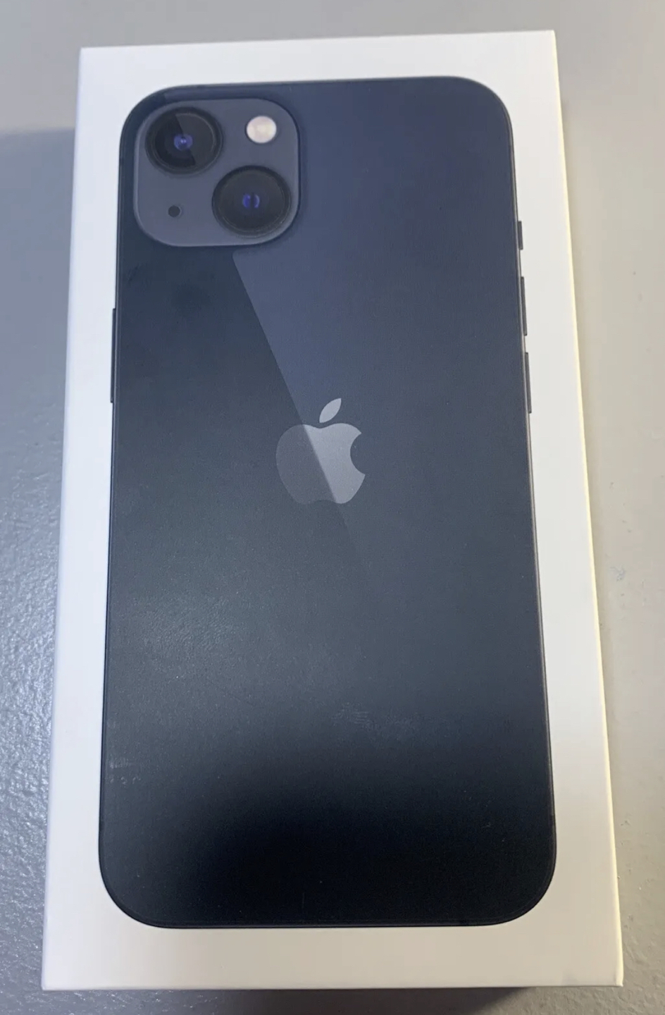 iPhone 13(EXCELLENT battery) thumbnail