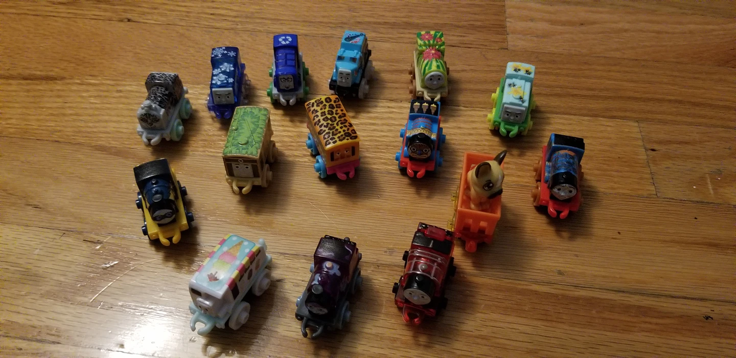 thomas the train minis toy train set