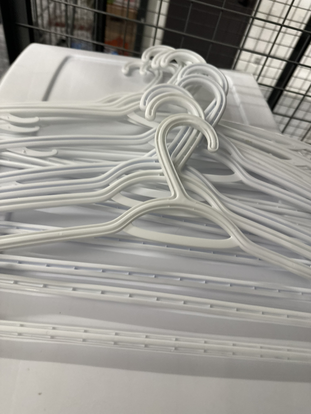40x Hangers - photo 4