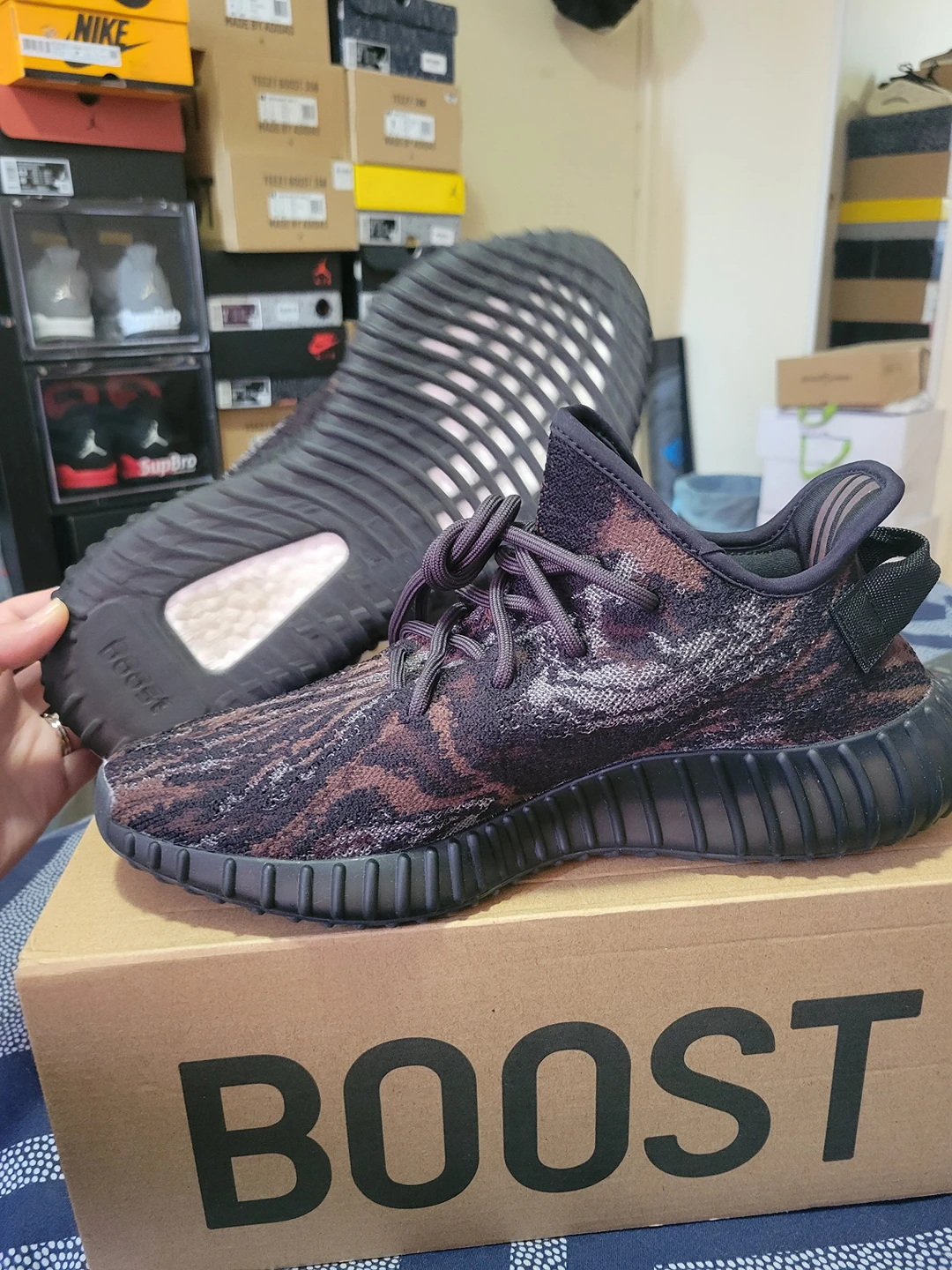 Yeezy Boost image indicator(2)