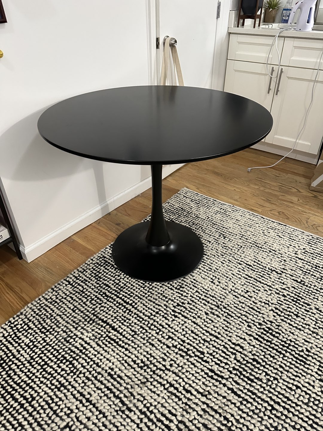 Black Modern Round Tulip Table