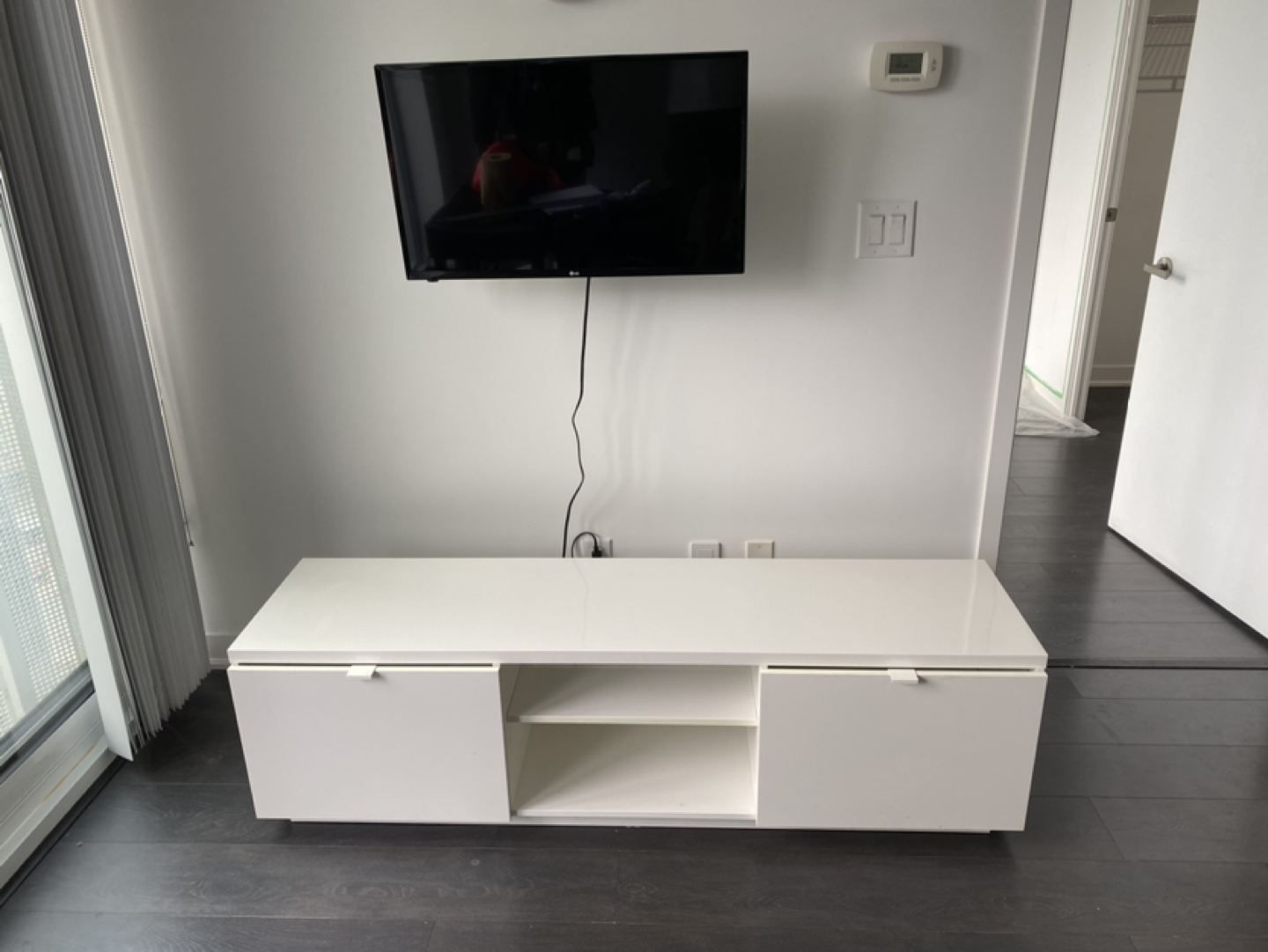 Tv Stand (ikea) - photo 2