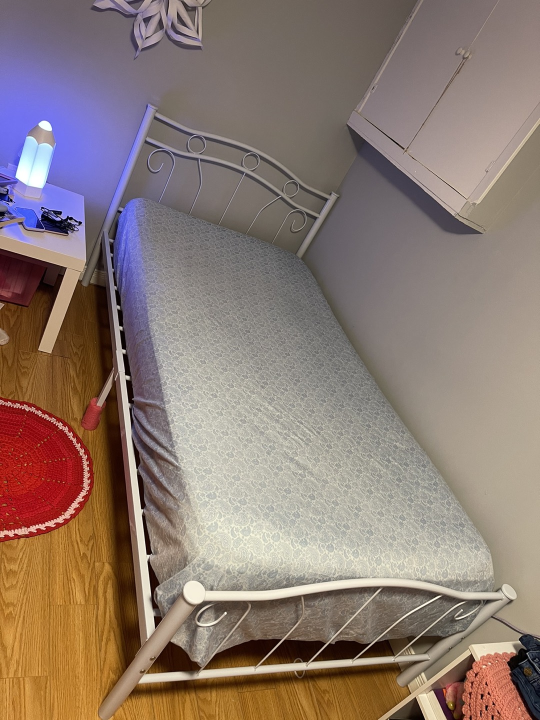 Selling single bed only no mattress