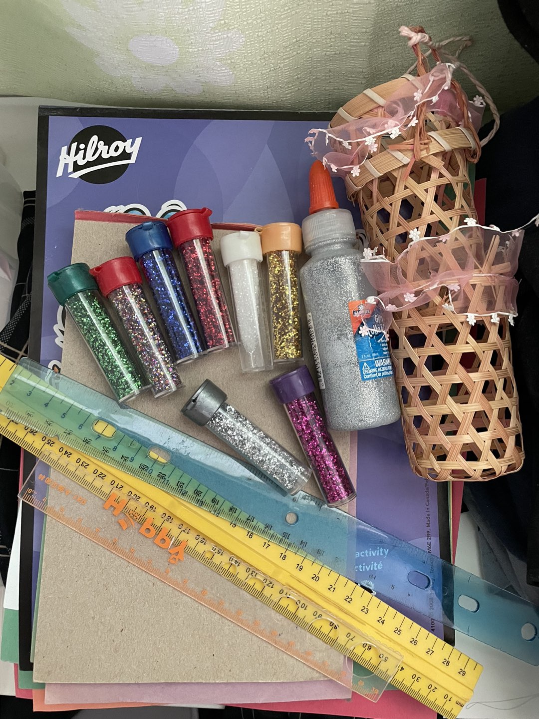 Construction Paper & Glitter #freecycle thumbnail