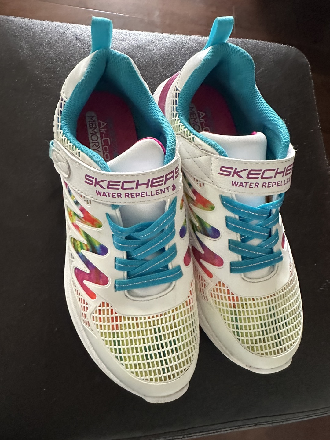 Kids sketchers shoes size 3.5 - photo 2