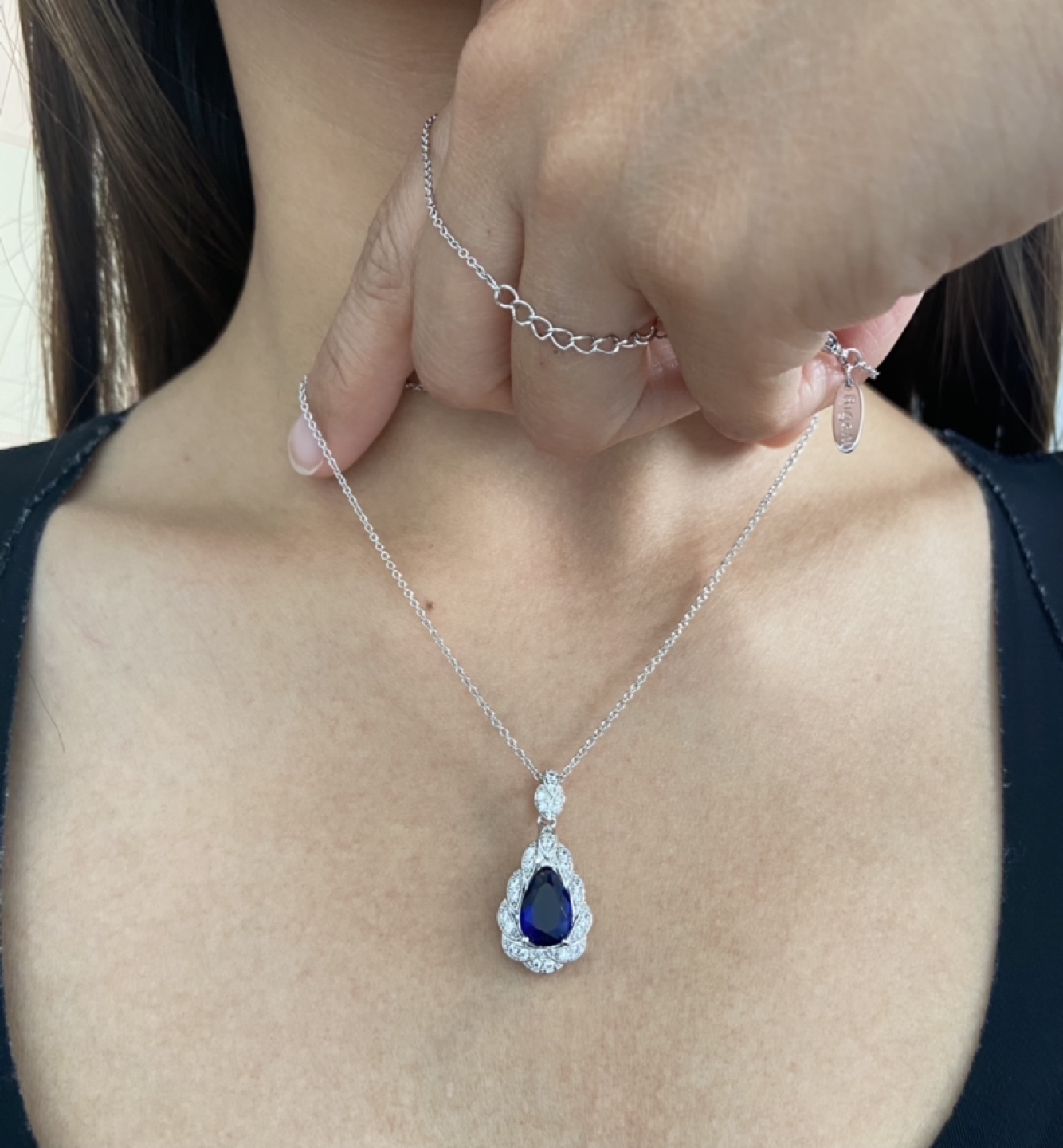 Blue sapphire Color necklace image indicator(2)