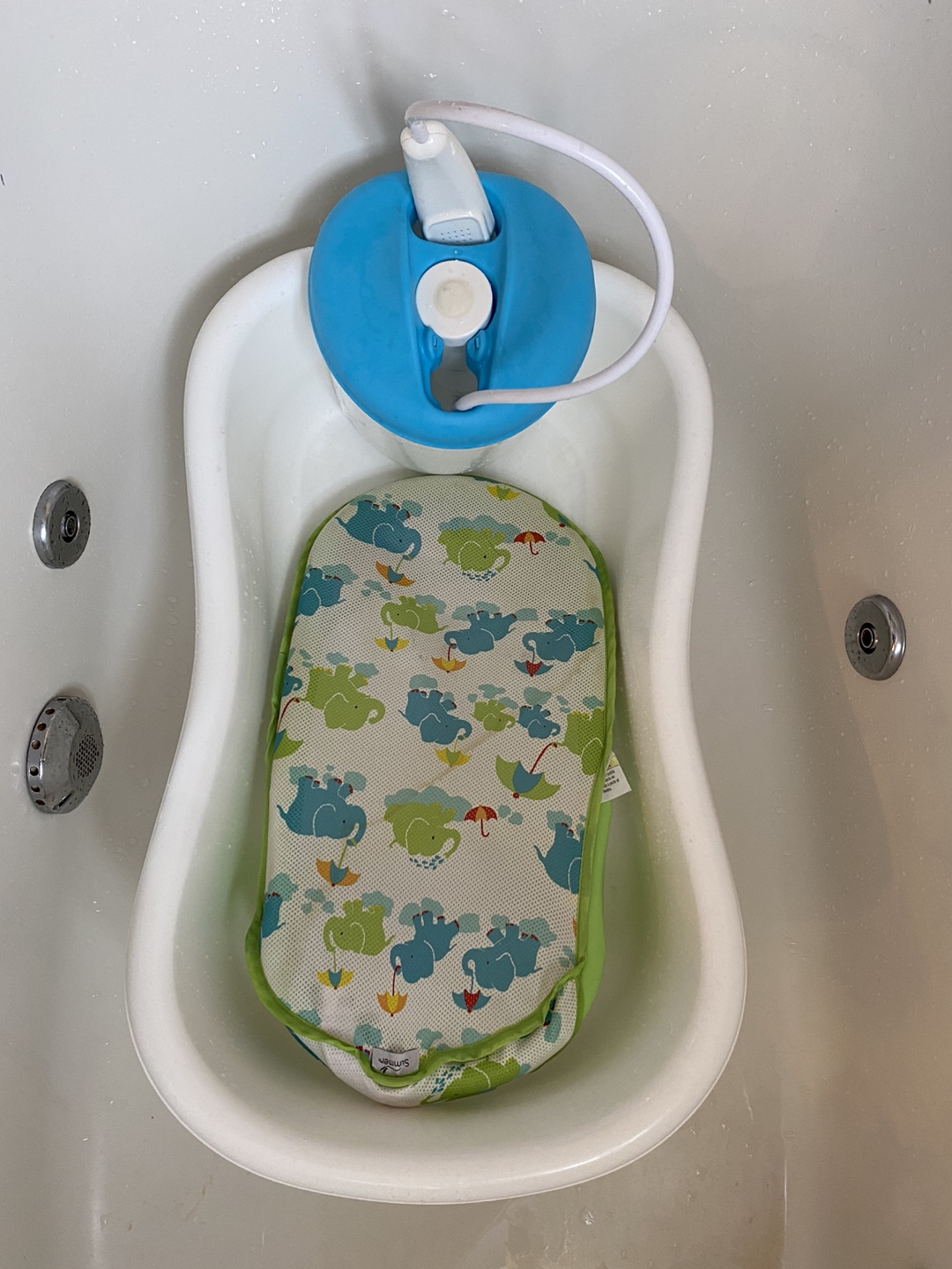 Baby shower bathtub thumbnail