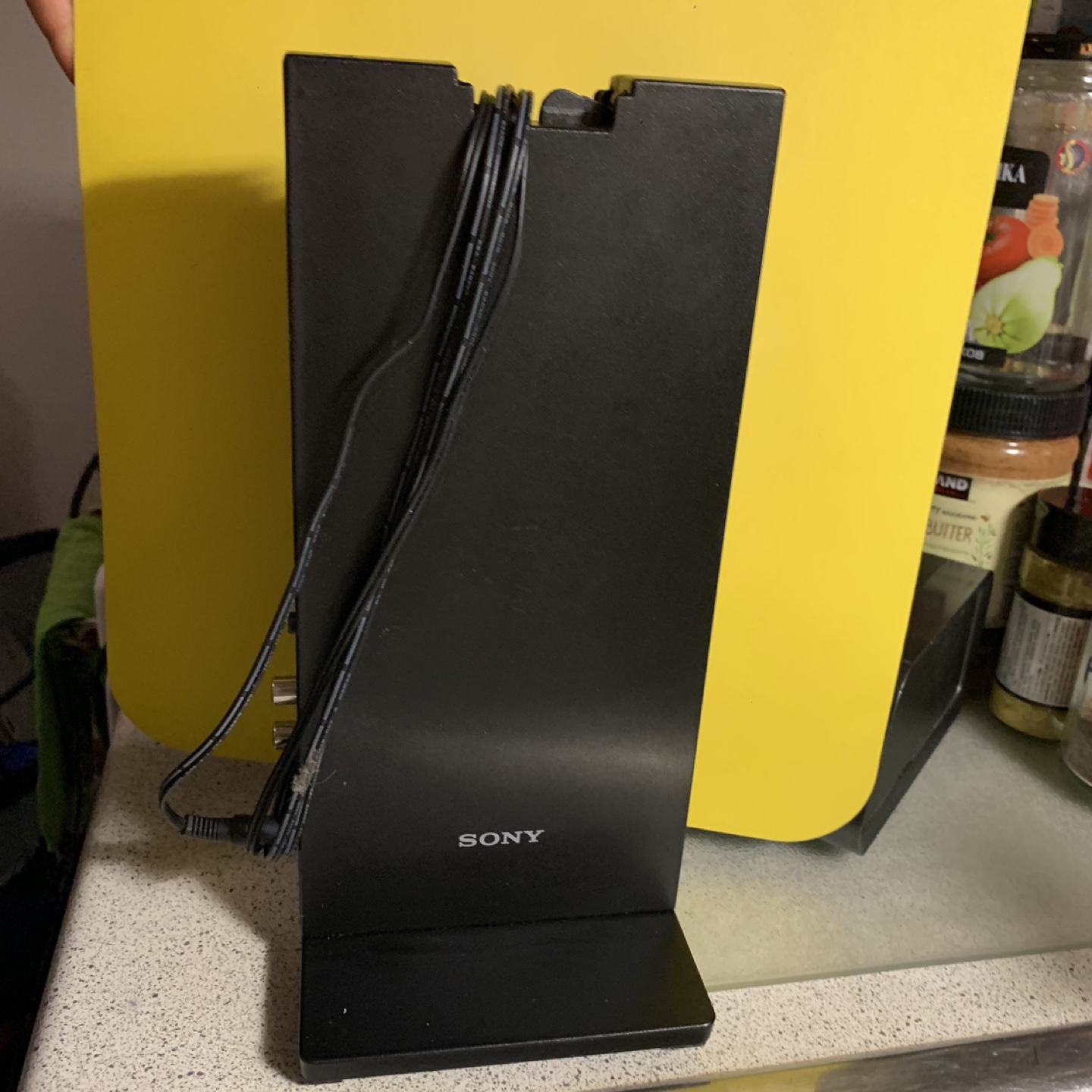 Sony Wireless Stereo MDR-RF985R RF Transmitter With Cables thumbnail