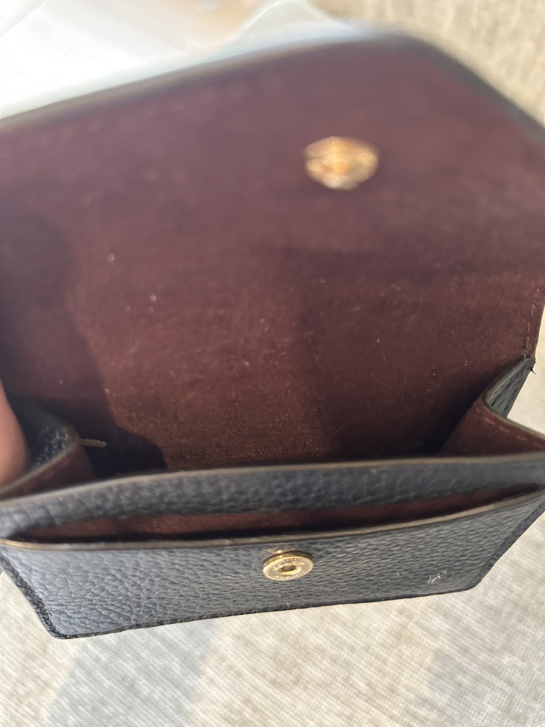 Coach card holder image indicator(2)