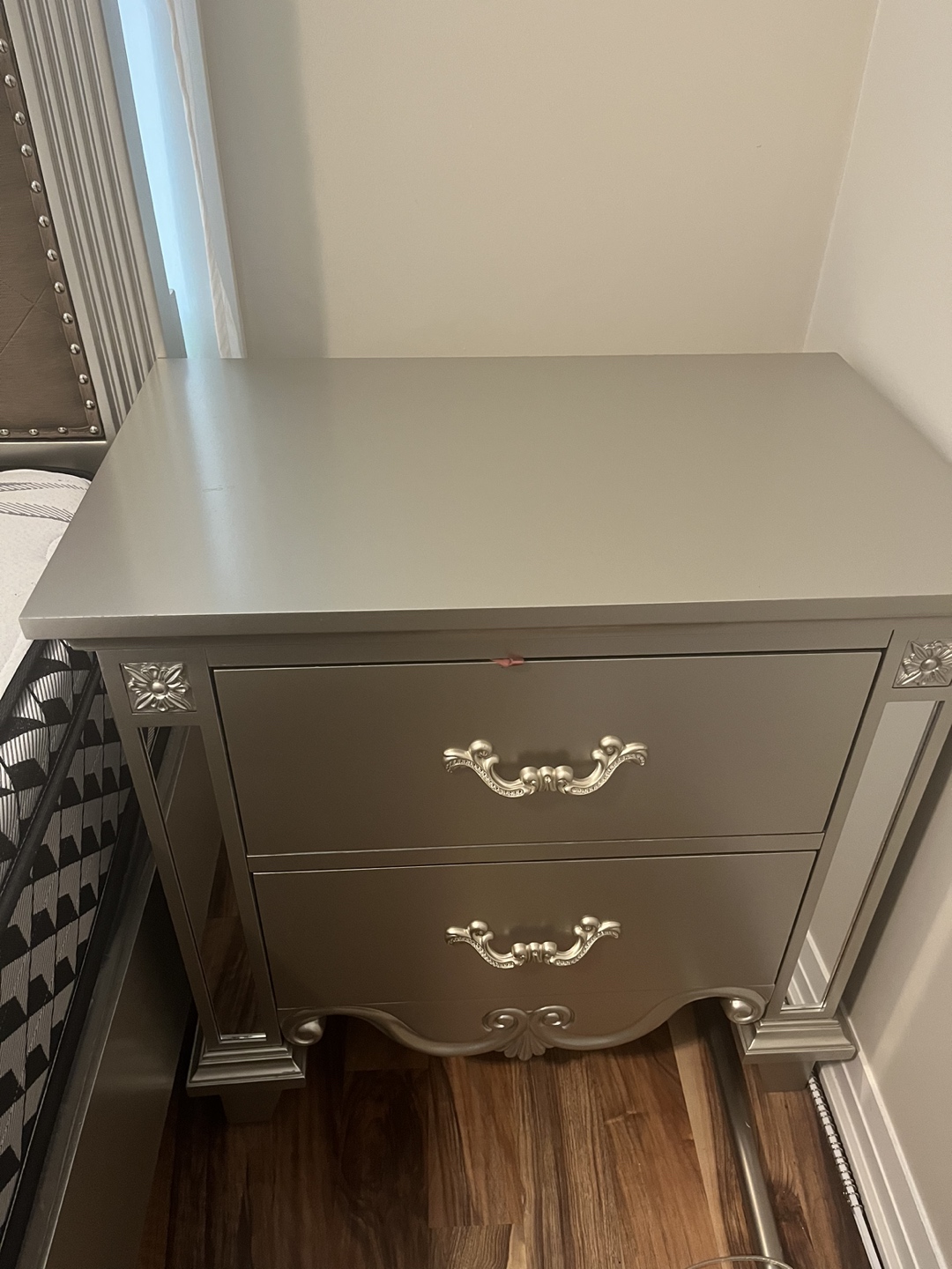 King size bedroom set image indicator(3)