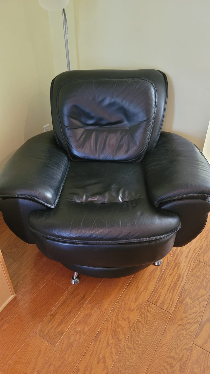 Leather Sofa thumbnail