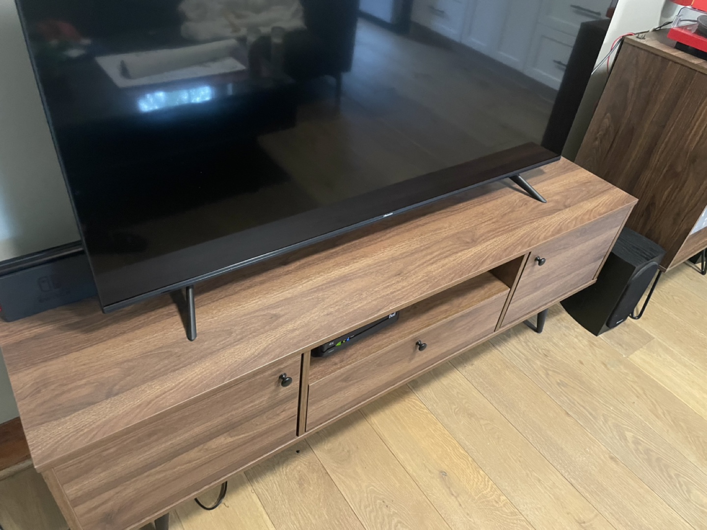 Structube Media unit purchased this year image indicator(2)