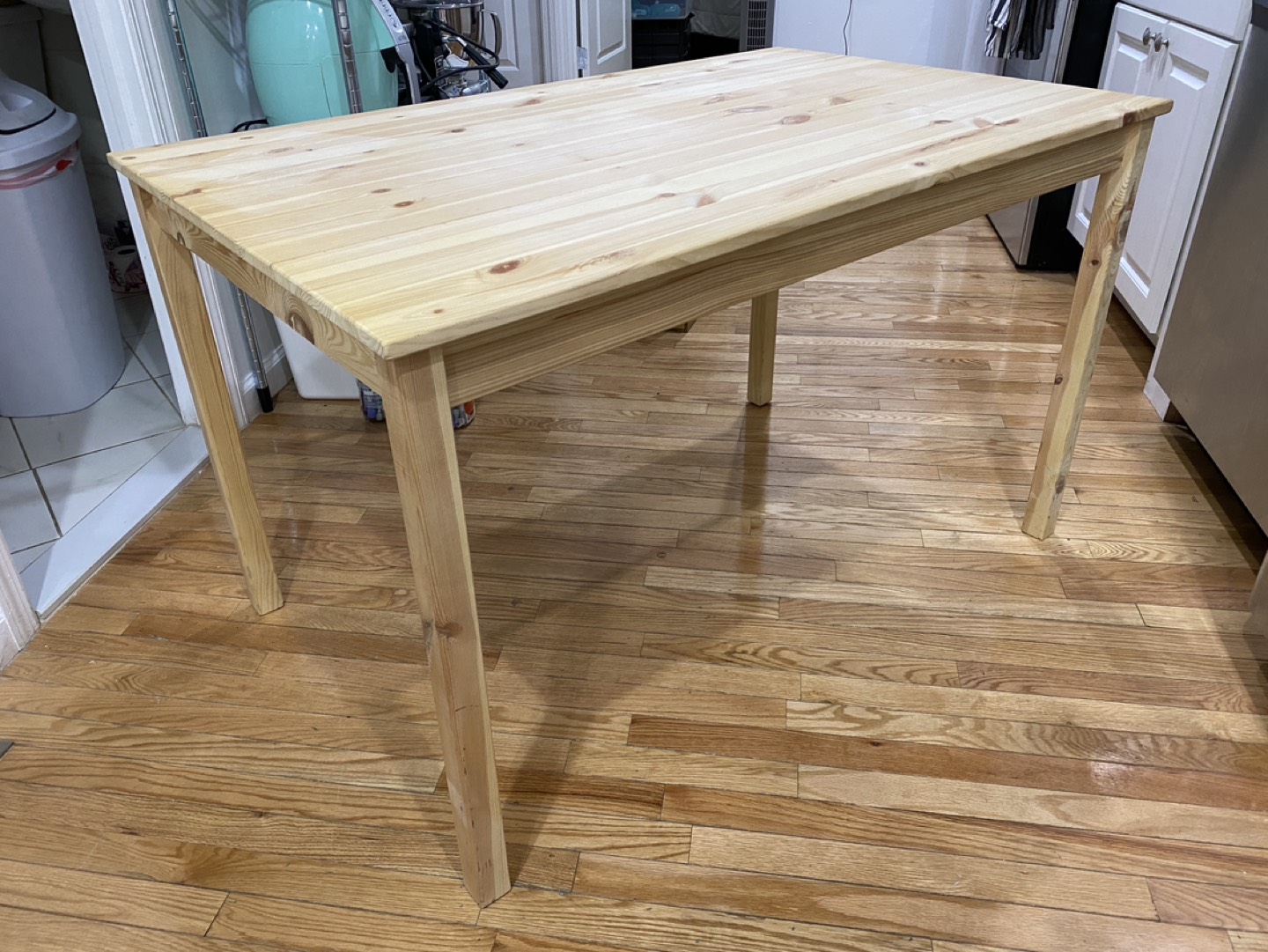 Dinning table w/chair