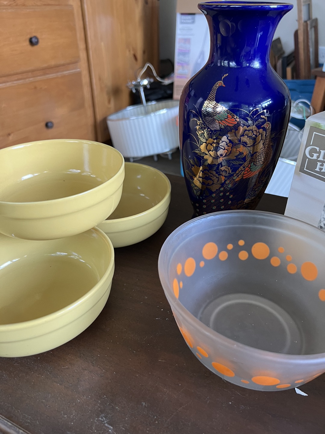 Kitchen bowls and glasses and vintage cracker image indicator(7)