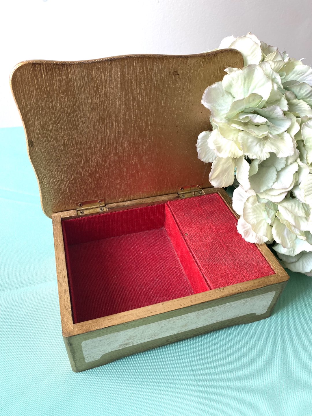 Big vintage Japanese jewelry box, was a music box. Rare! image indicator(4)