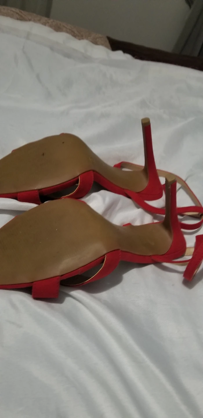 red shoes image indicator(8)