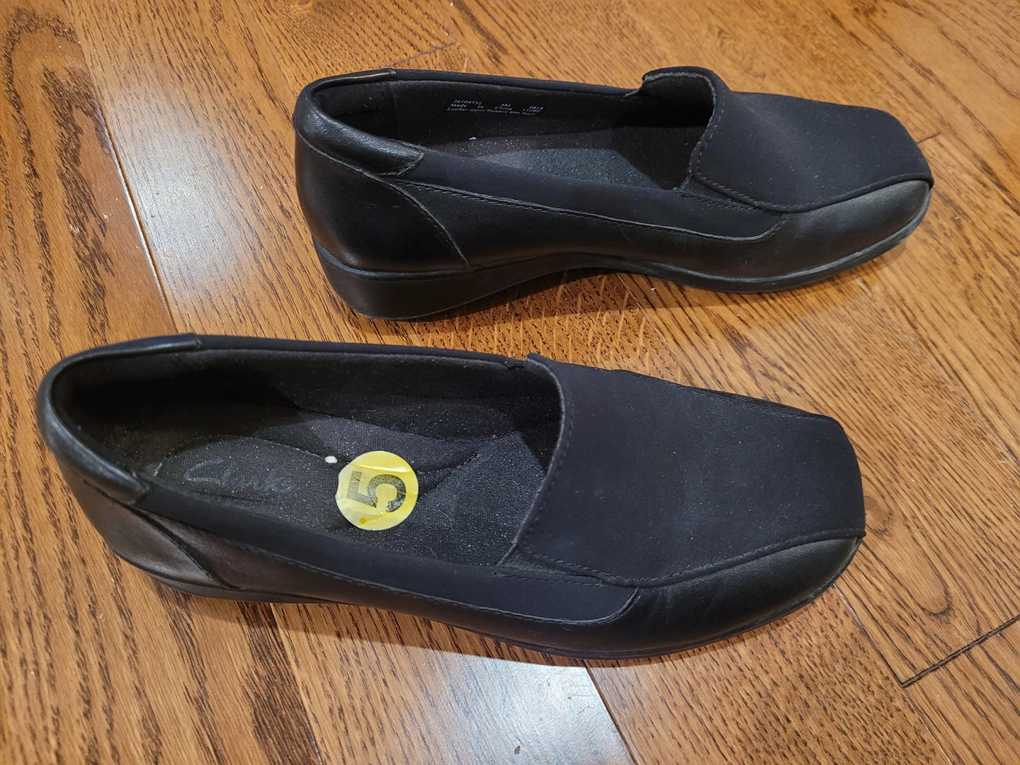 Clark's size 5 Ladies Black shoes image indicator(6)