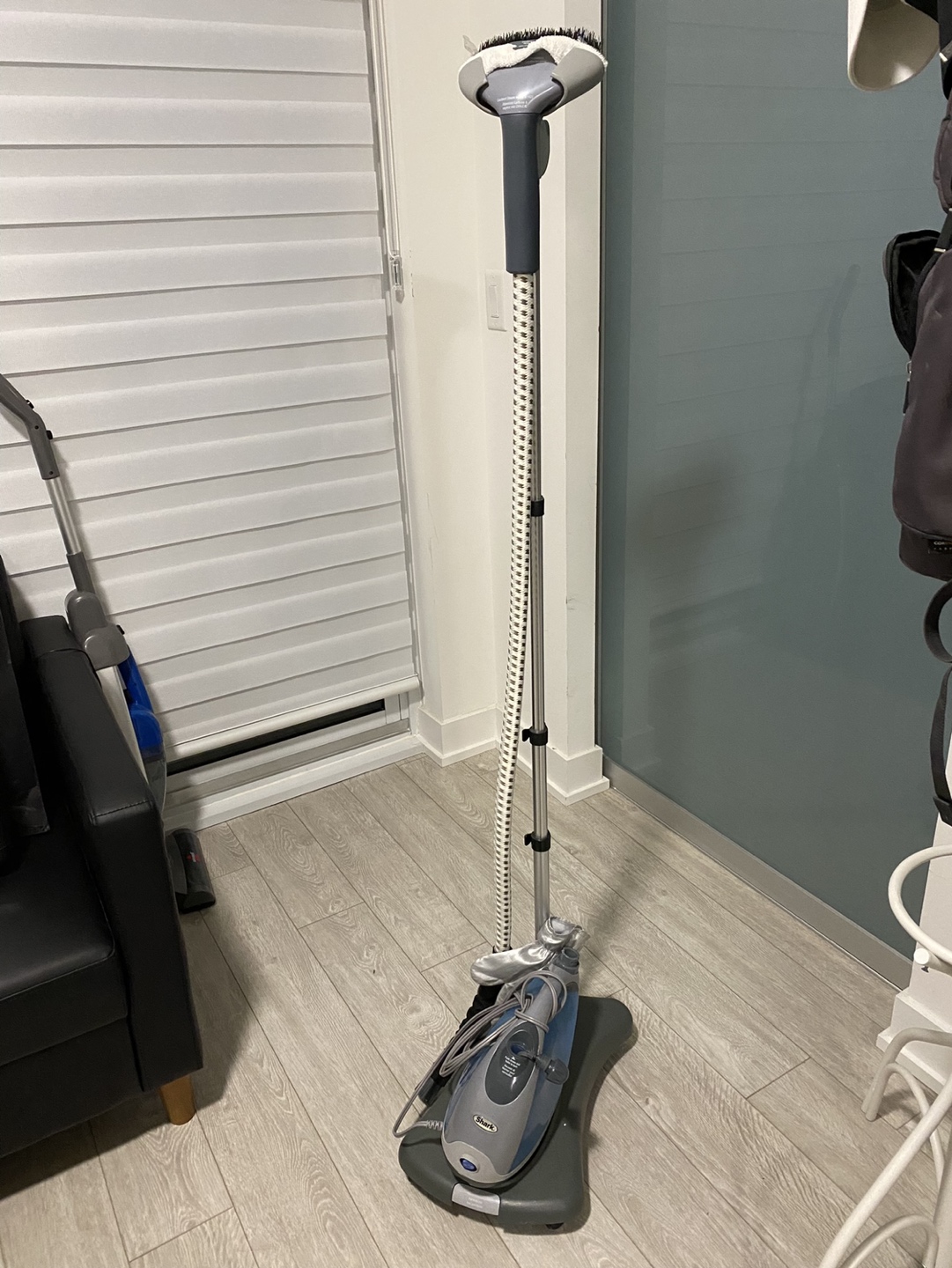 Shark fabric steamer
