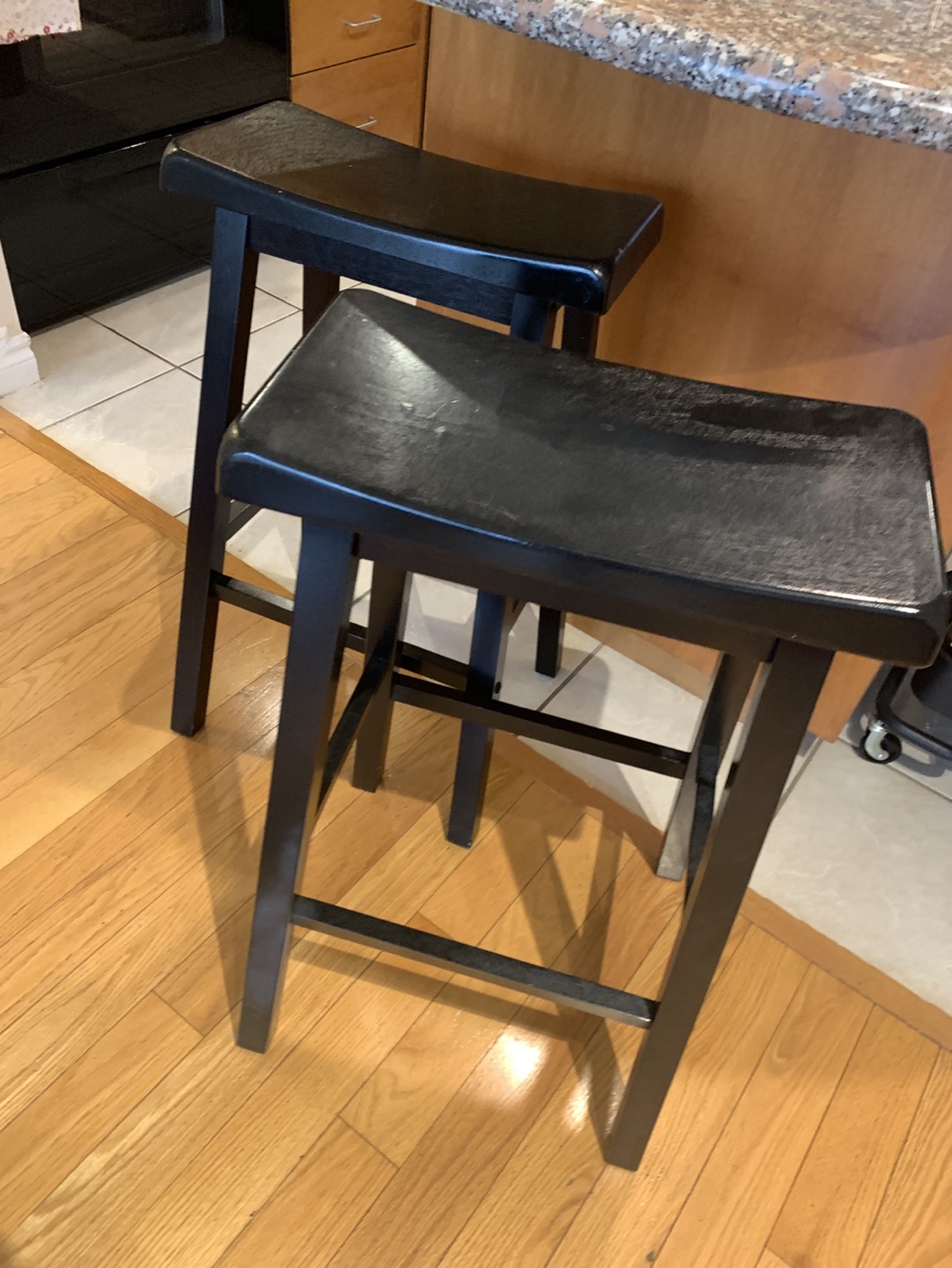 2 black bar stool