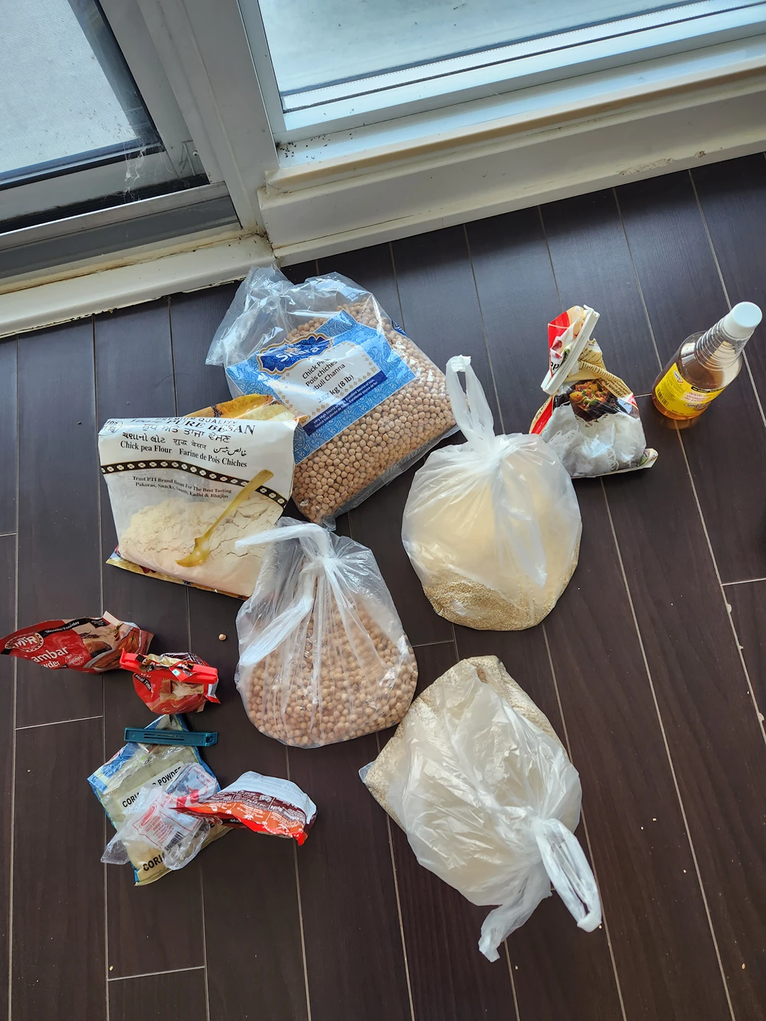 Moving out - Free Grocery