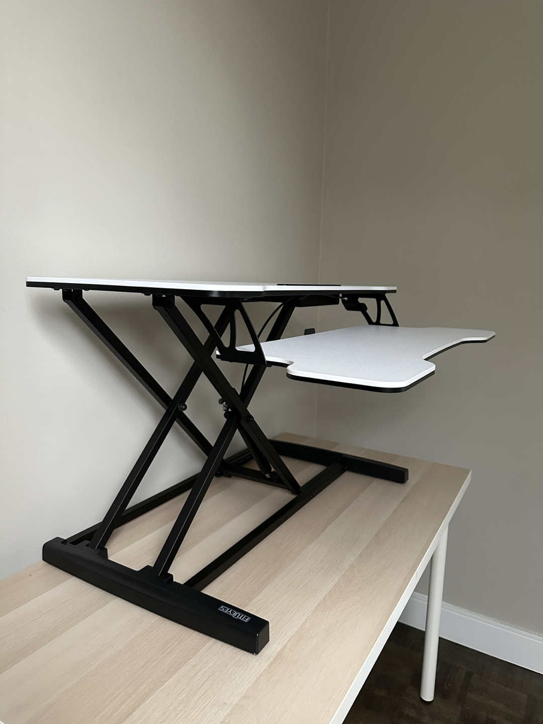 Standing desk