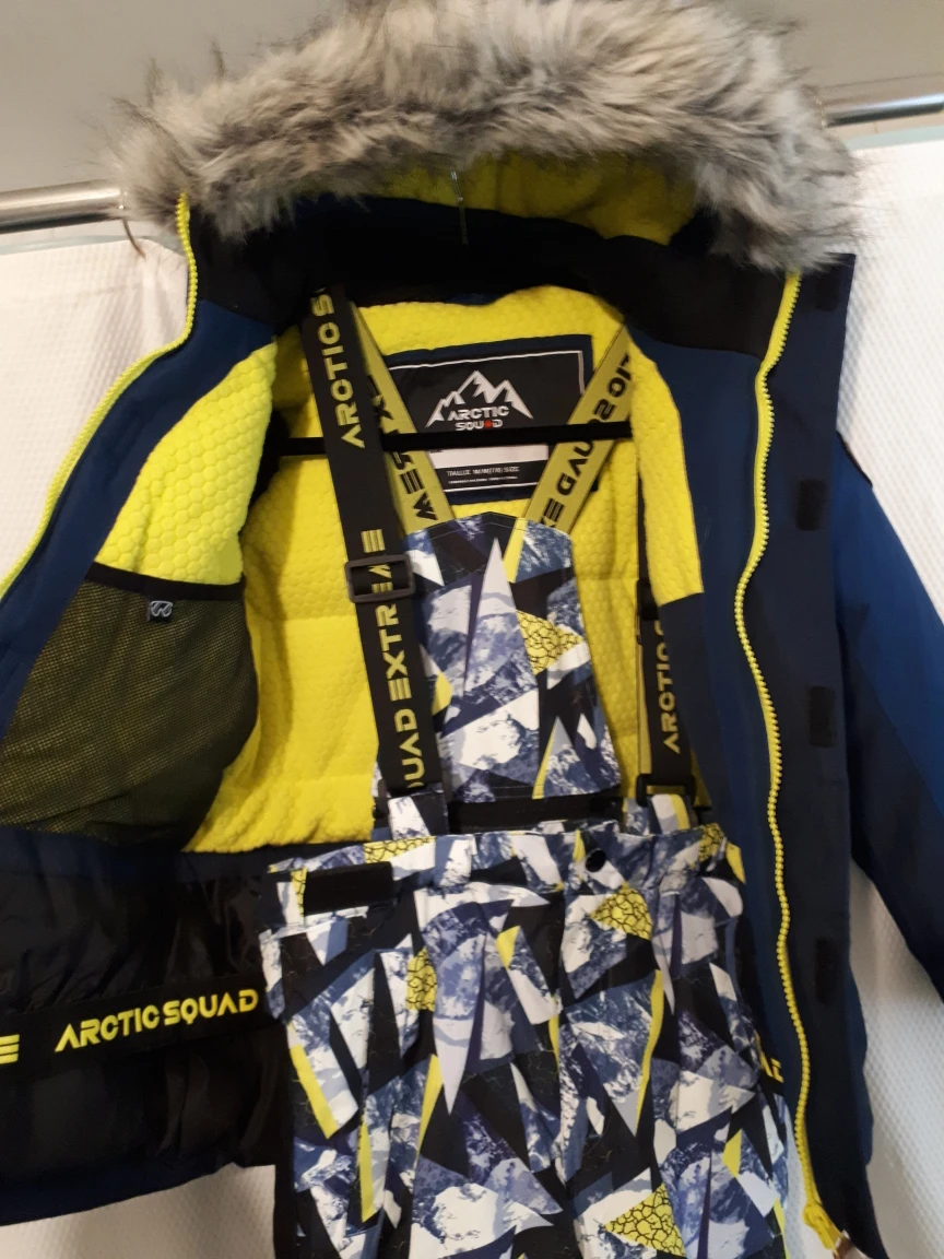 Boys winter snow suit image indicator(3)