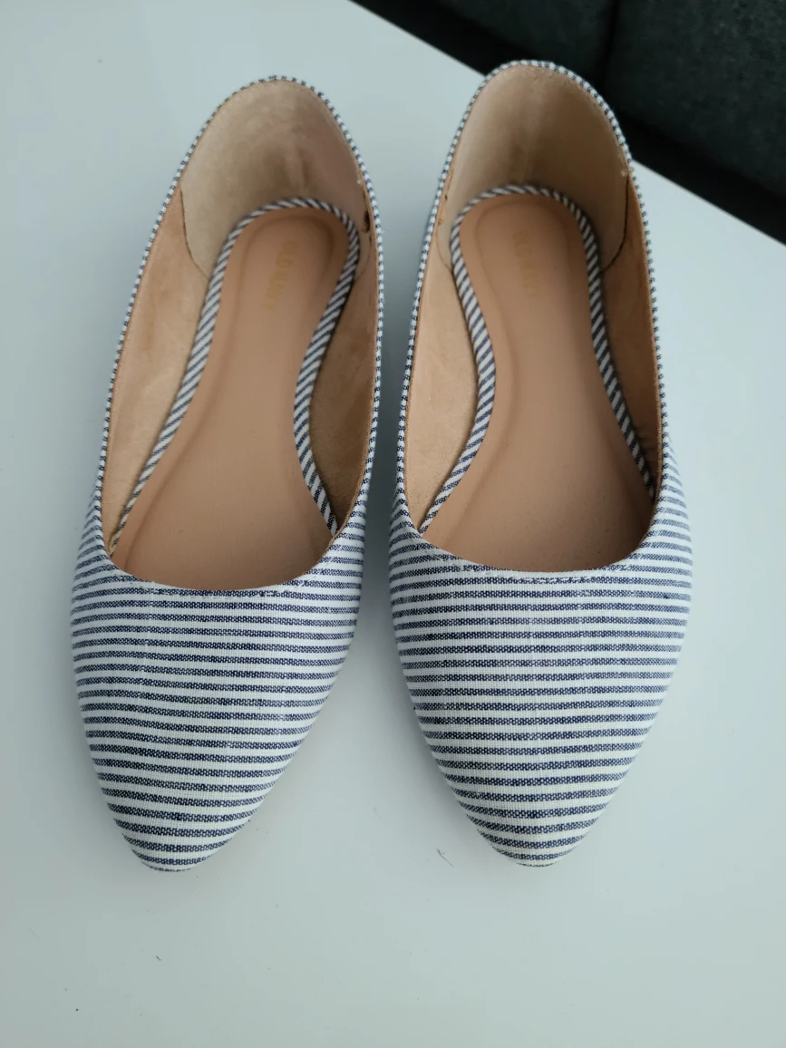 Women's Old Navy Flats thumbnail