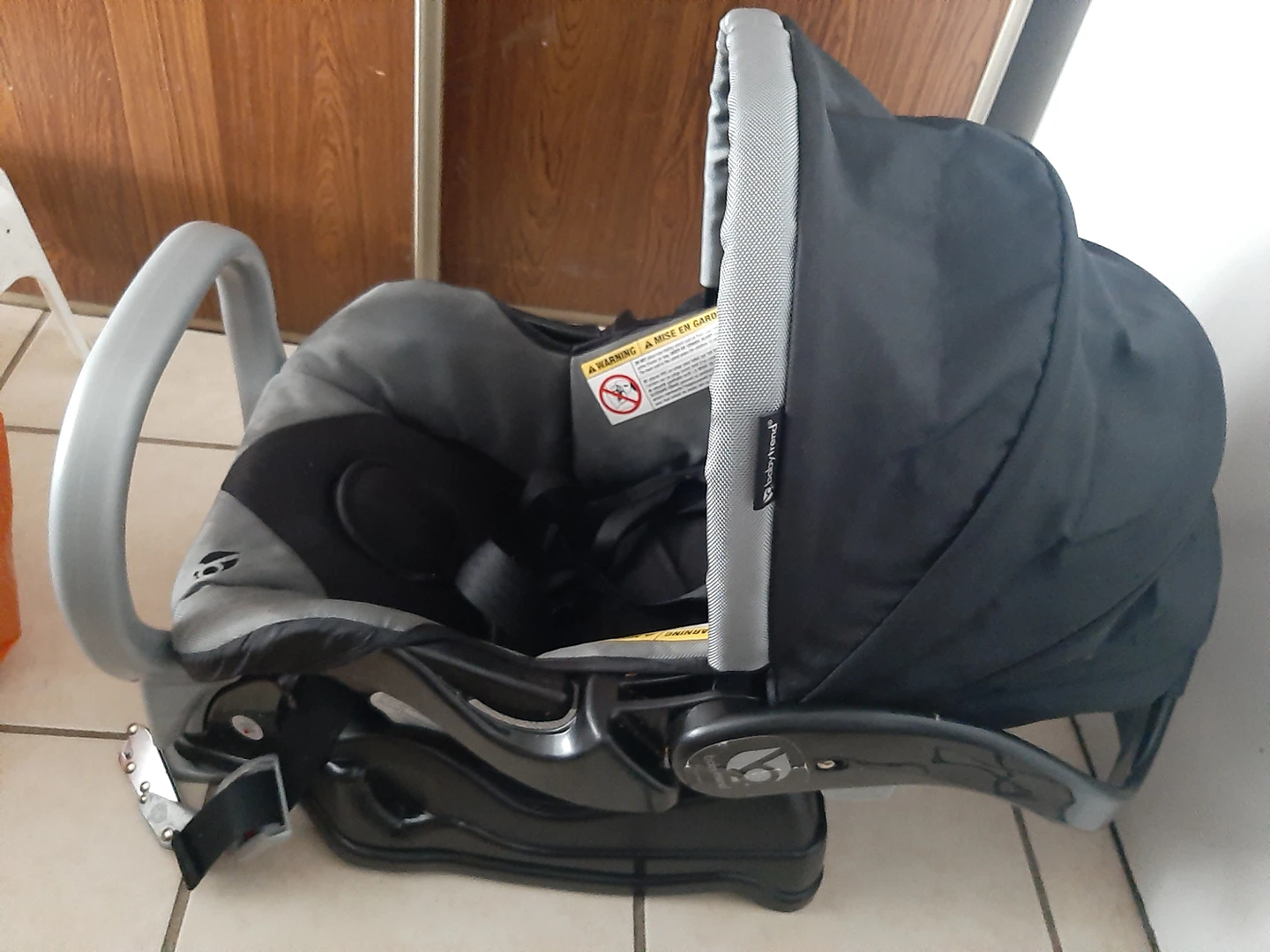 car seat - photo 2
