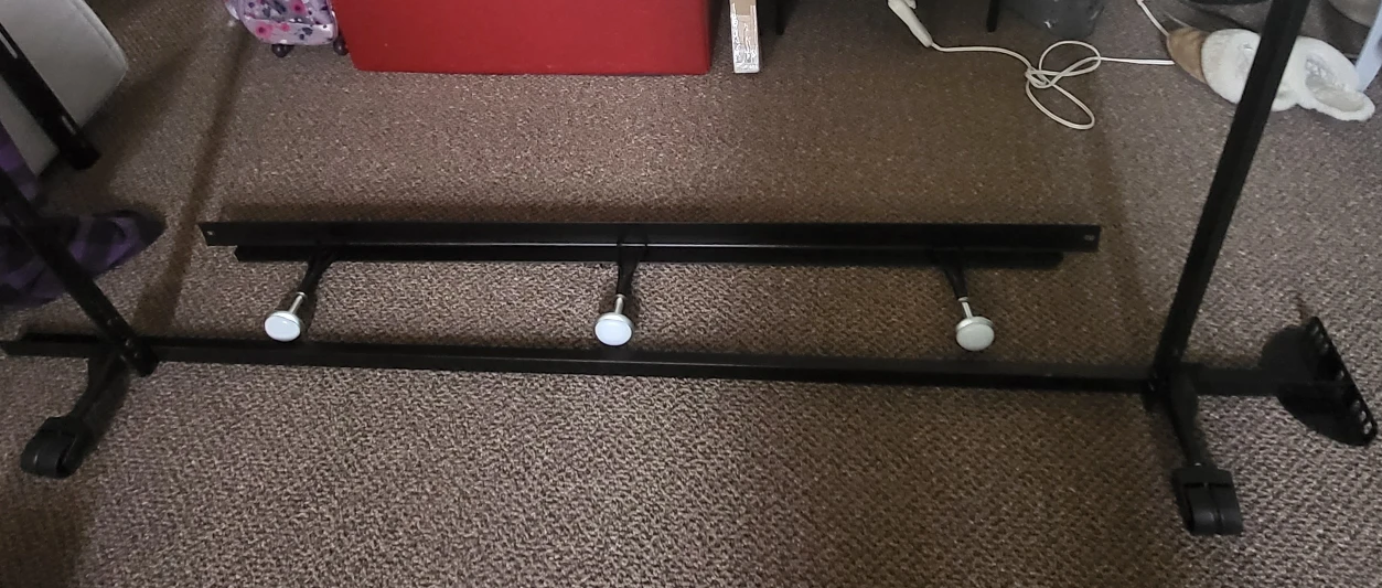 Queen bed frame - photo 4