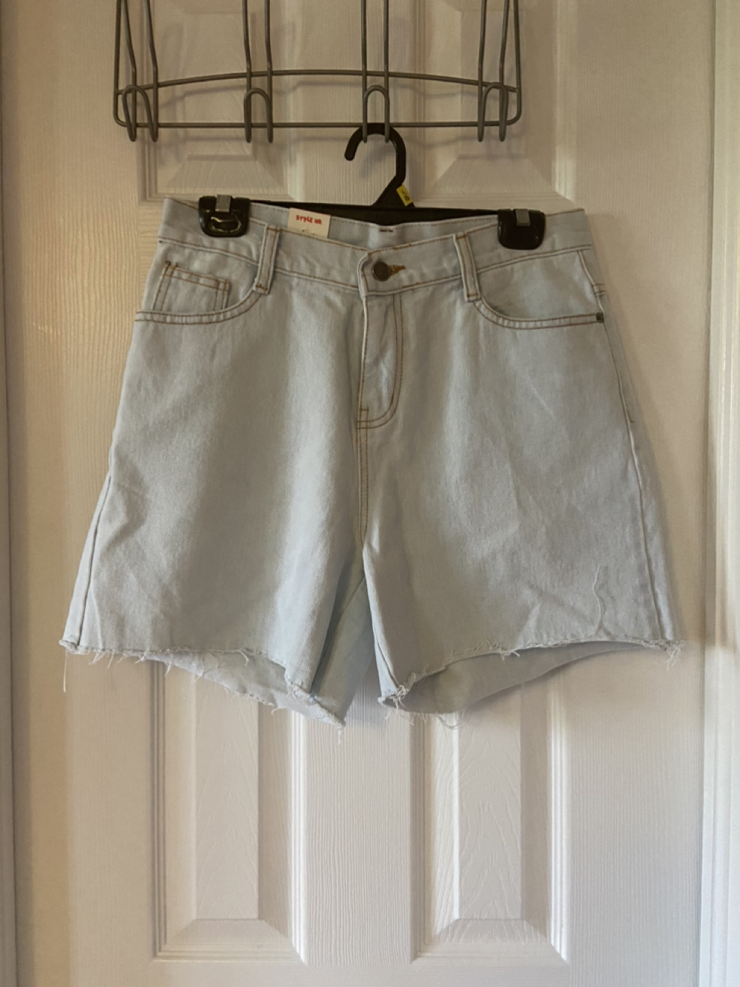 New Alice High-Rise Light wash Denim shorts, sz 30 (L)