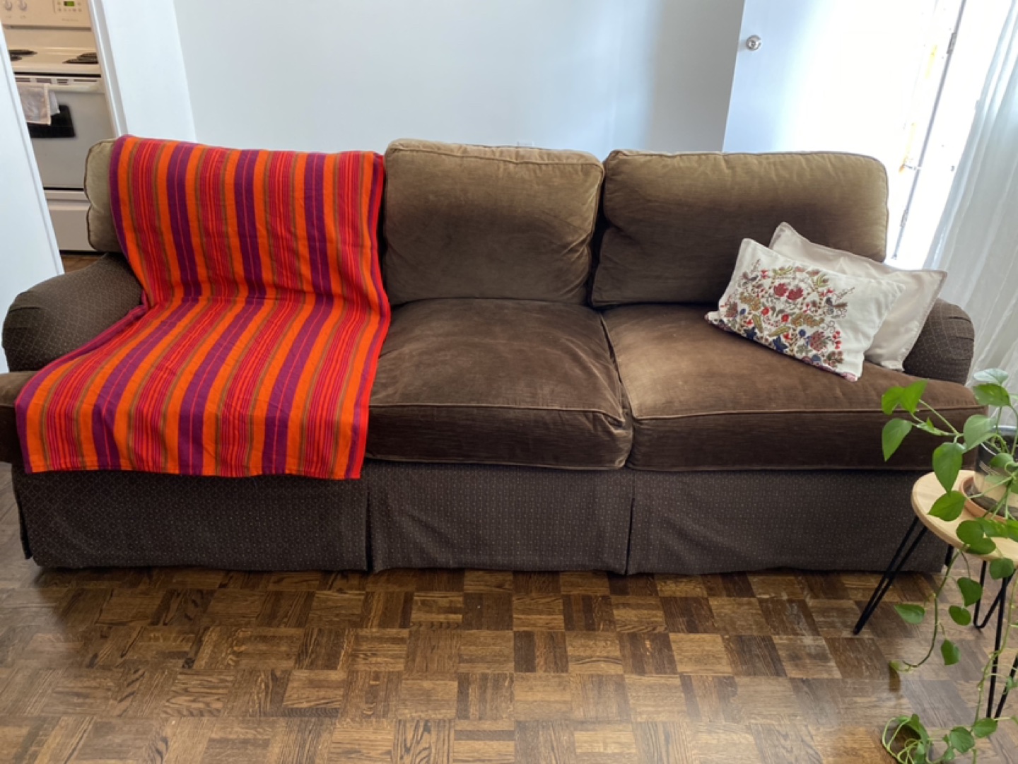 Elegant sofa! image indicator(3)