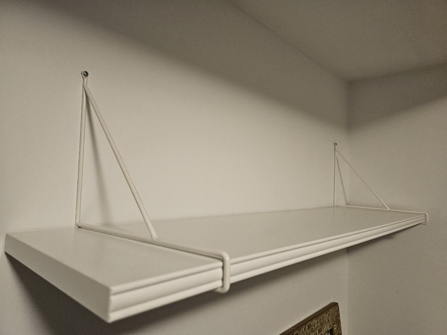 White Shelf & Brackets thumbnail