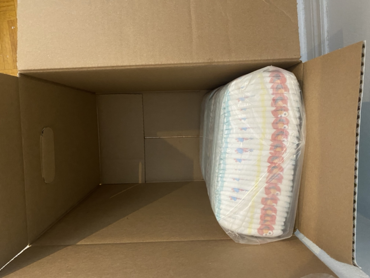 BNIP 60 pieces Pampers Size 2 image indicator(4)