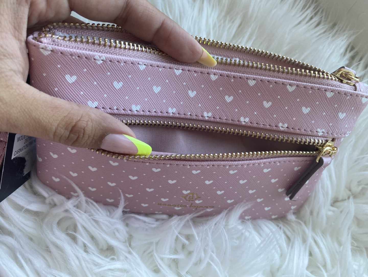 NEW beautiful pink and white hearts wristlet - photo 4