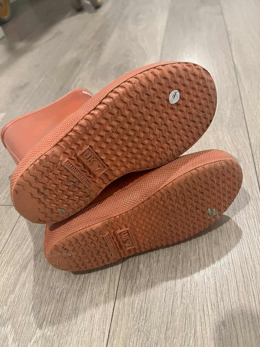 Size 7 toddlers hunter rainboots used image indicator(2)