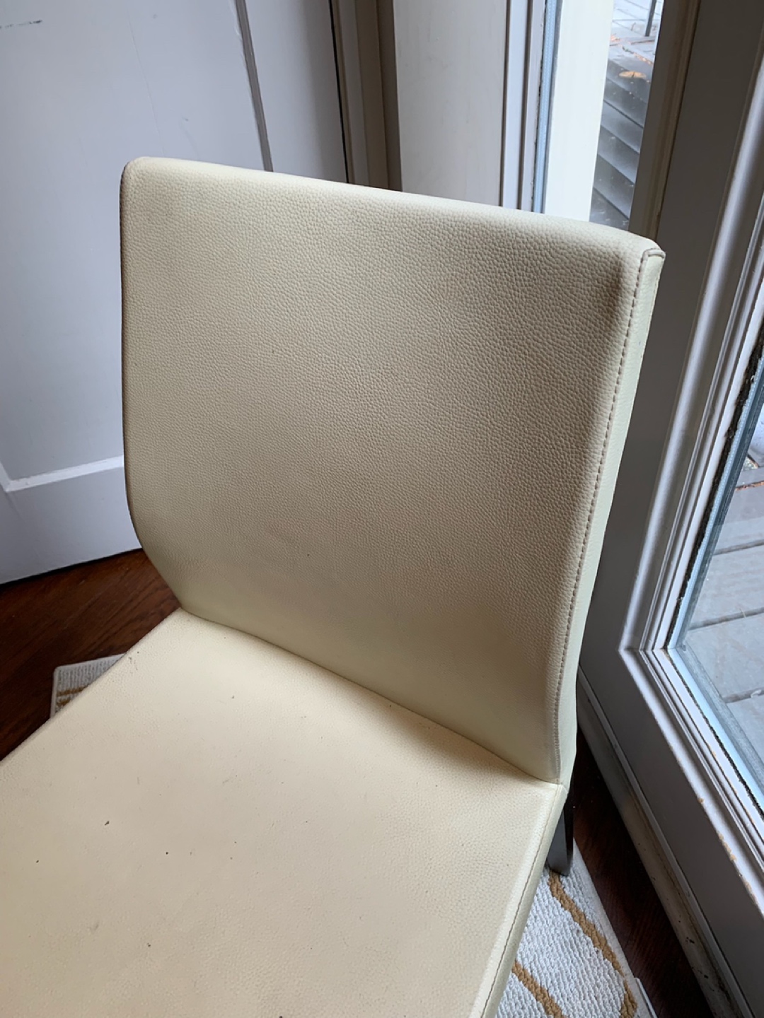 #freecycle 8 dining room chairs - photo 3