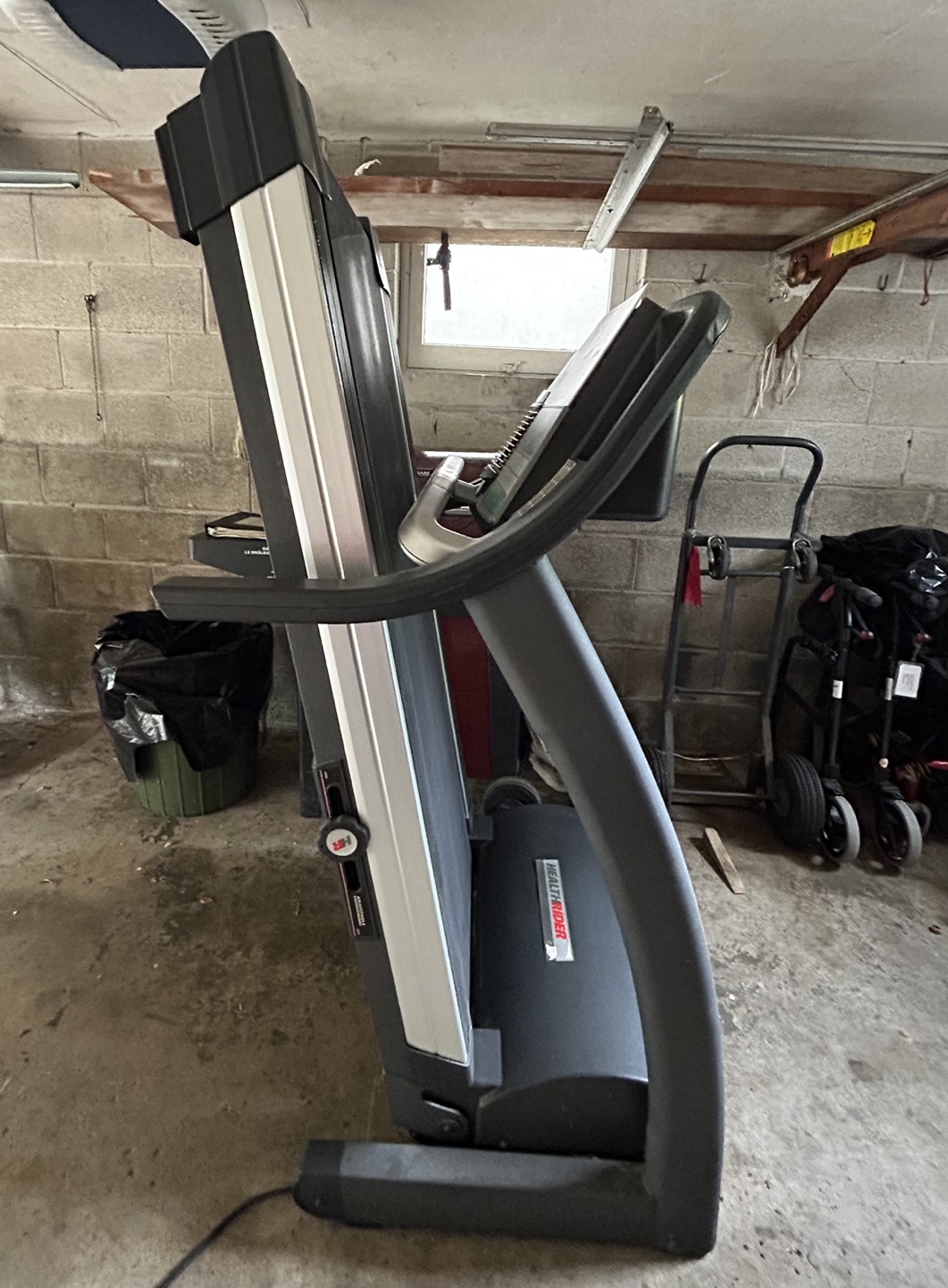 TREADMILL - photo 2