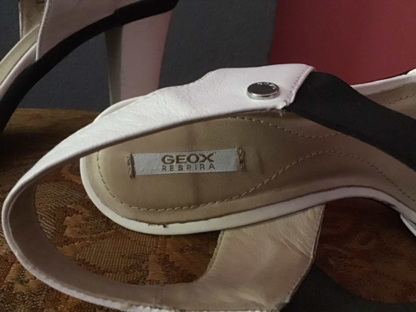 White sandals - photo 2
