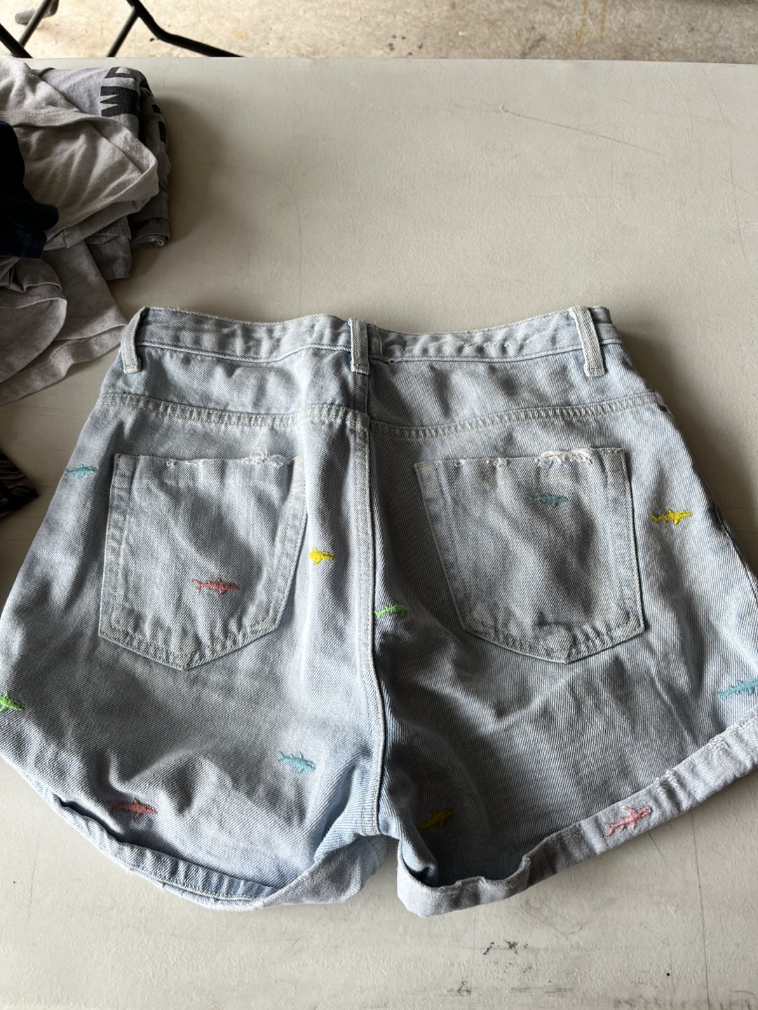Zara shorts with sharks image indicator(2)